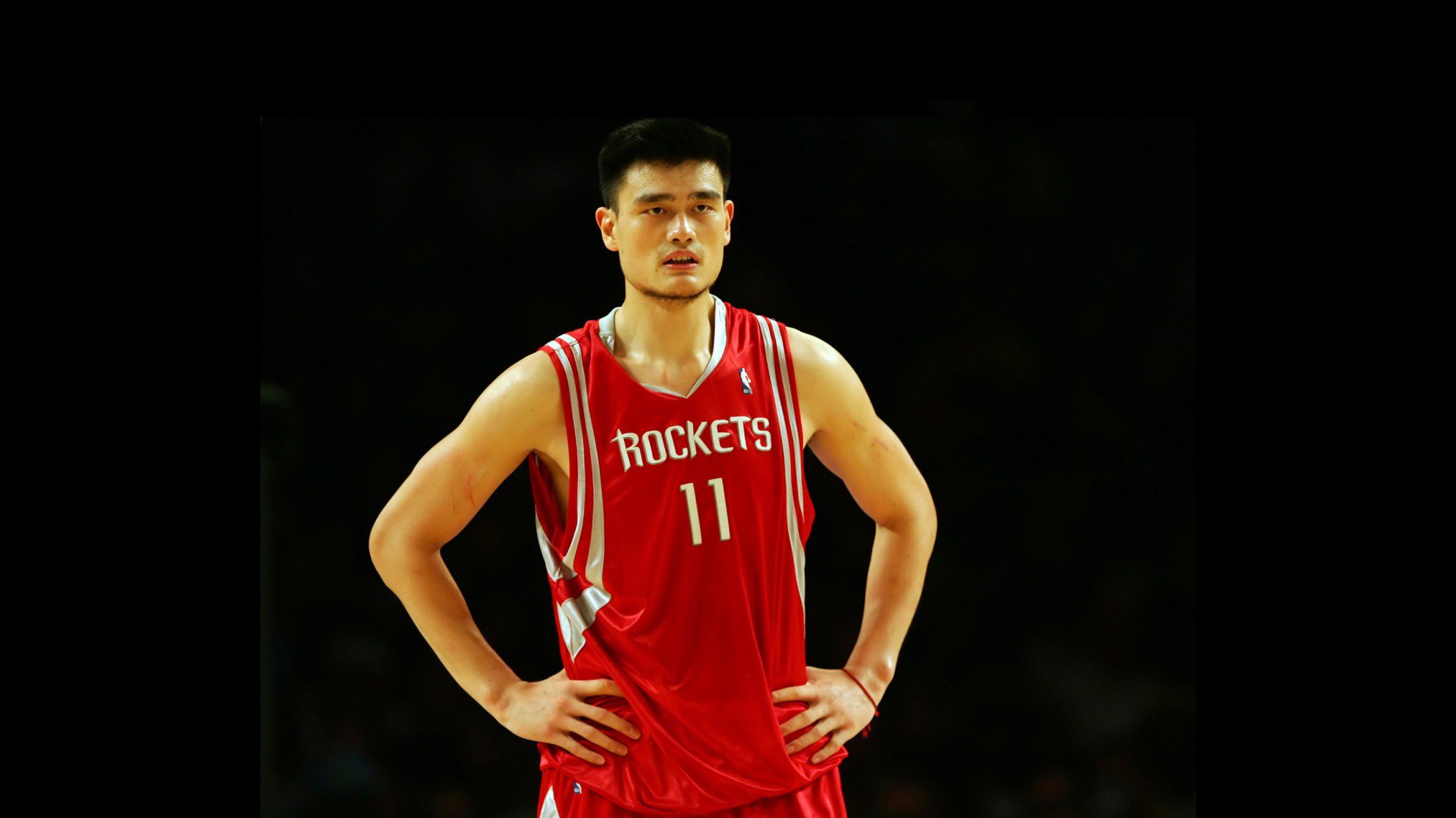 九游体育-Rookie连续十场比赛得分超过高光表现，湖人挑战极限！